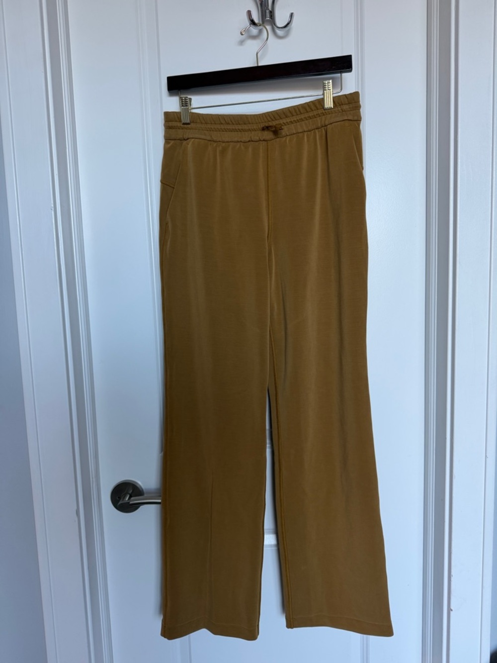 EUC - Lululemon Softstreme Pant - Tan